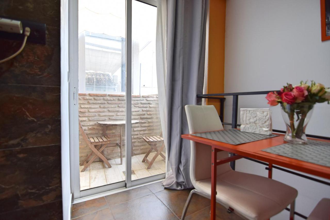 Apartamentos Marques De La Merced Малага Екстериор снимка