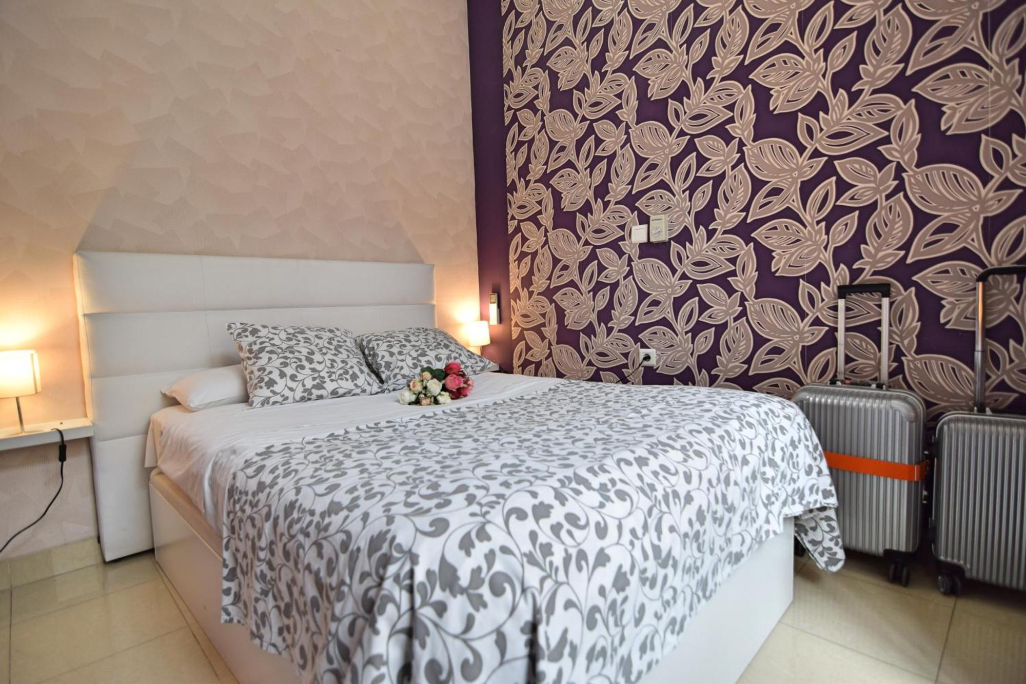 Apartamentos Marques De La Merced Малага Екстериор снимка