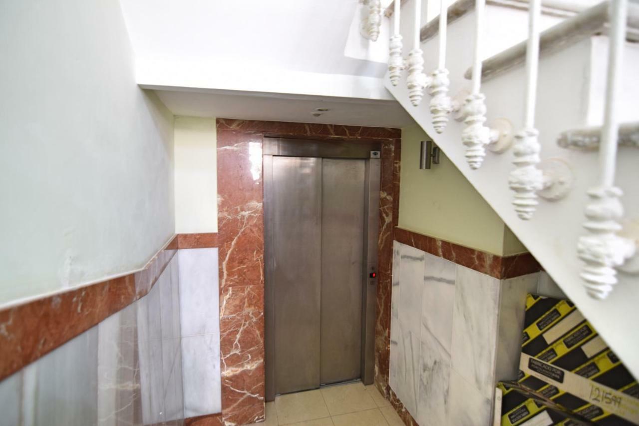 Apartamentos Marques De La Merced Малага Екстериор снимка